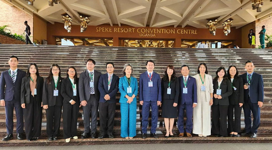 Đoàn Việt Nam tham dự Hội nghị lần thứ 63 của Tổ chức tham vấn pháp luật Á-Phi tại Kampala, Uganda. 