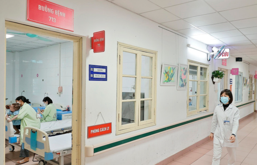 Khu điều trị trẻ mắc bệnh truyền nhiễm tại Bệnh viện Đa khoa Xanh Pôn