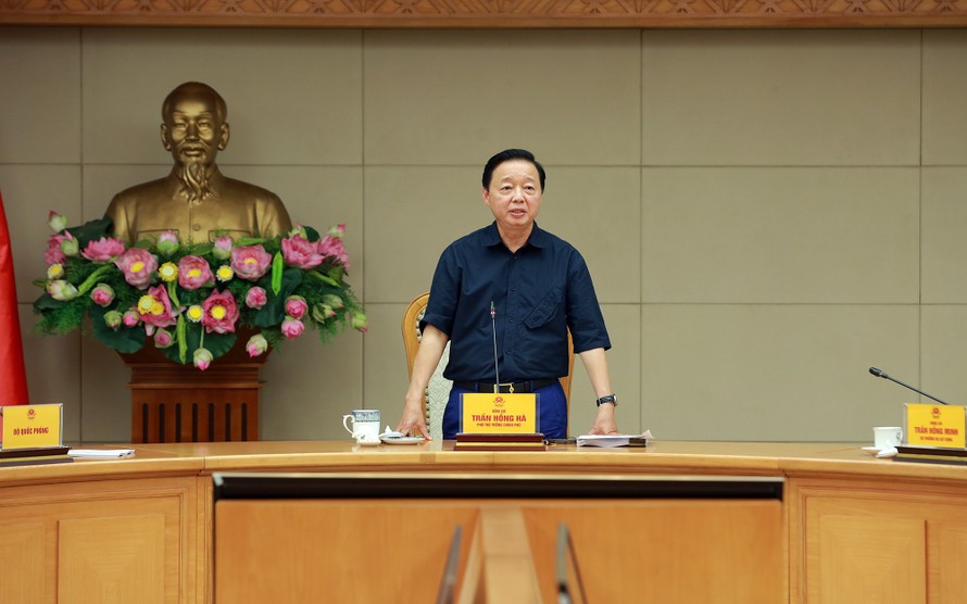 Phó Thủ tướng Trần Hồng Hà chủ trì cuộc họp nghe báo cáo, cho ý kiến về sửa đổi Luật Xây dựng. Ảnh: VGP/Minh Khôi