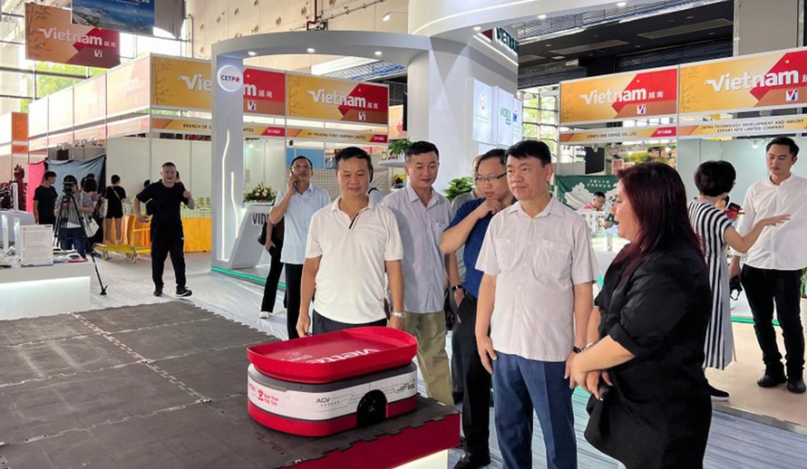 Hội chợ Trung Quốc - ASEAN do Trung Quốc và 10 nước ASEAN đồng tổ chức thường niên từ năm 2004 đến nay.