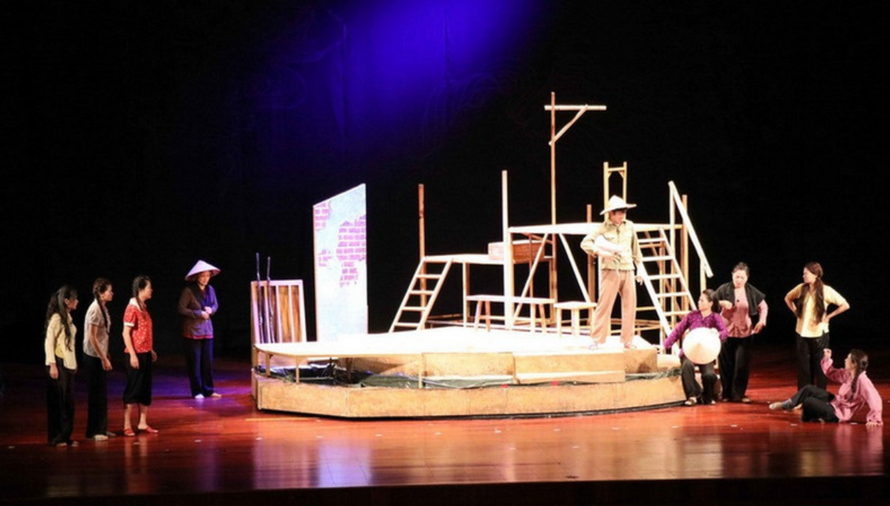 Vở kịch nói "Bến nước thời gian" của Nhà hát Tuổi trẻ.