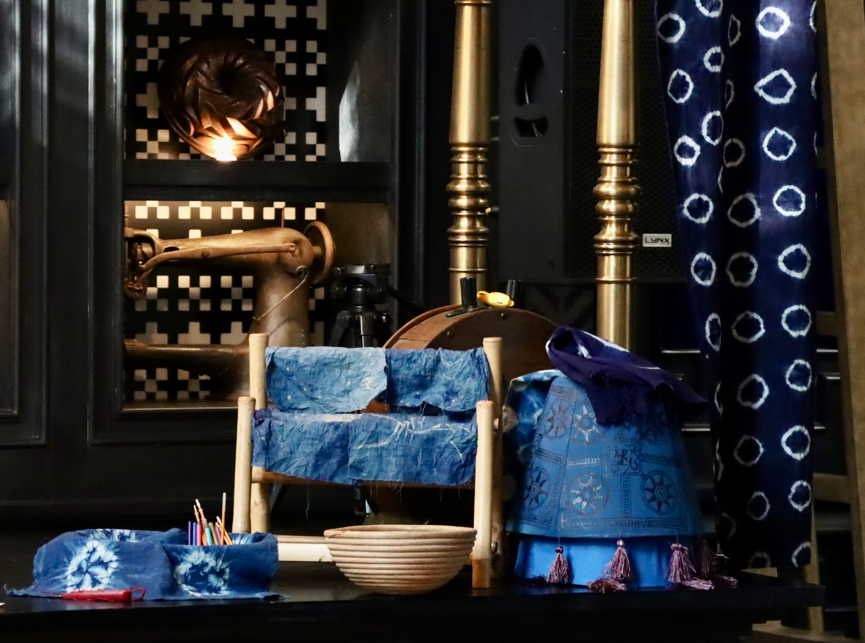 Hình ảnh tại workshop Nhuộm chàm. Ảnh: Hotel de la Coupole