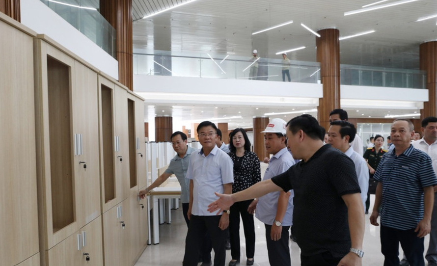 Phó Thủ tướng Chính phủ Lê Thành Long kiểm tra thực tế tiến độ xây dựng Cơ sở 2 của Bệnh viện Bạch Mai và Bệnh viện Hữu nghị Việt Đức tại Ninh Bình.