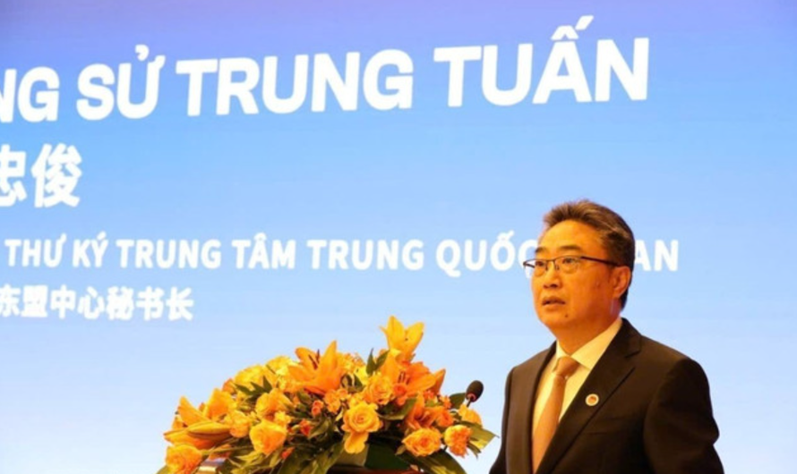Ông Sử Trung Tuấn, Tổng Thư ký Trung tâm Trung Quốc-ASEAN.