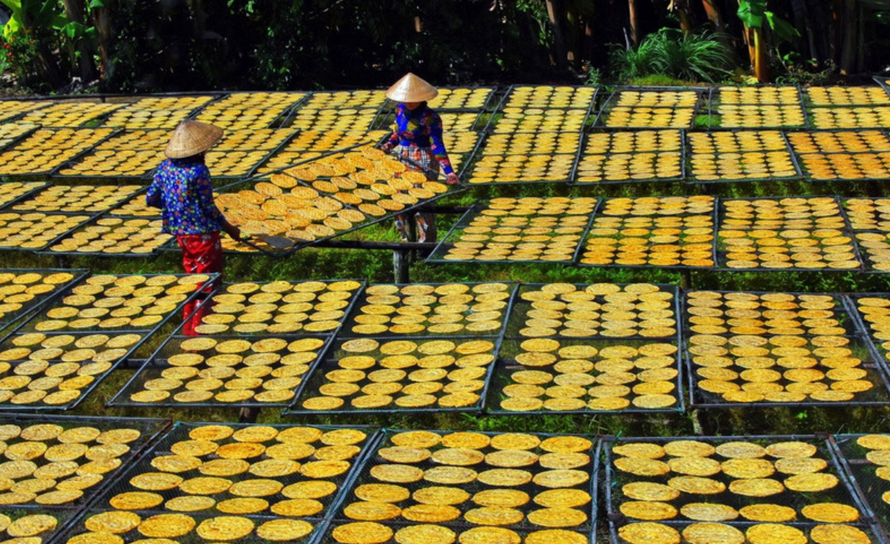 Bằng sự khéo léo và sáng tạo, phụ nữ Đồng bằng sông Cửu Long đã biến những sản vật sẵn có tại địa phương thành các sản phẩm có giá trị gia tăng cao.