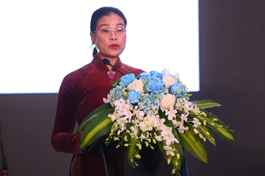 Giám đốc Sở Văn hóa và Thể thao Hà Nội Bạch Liên Hương phát biểu khai mạc