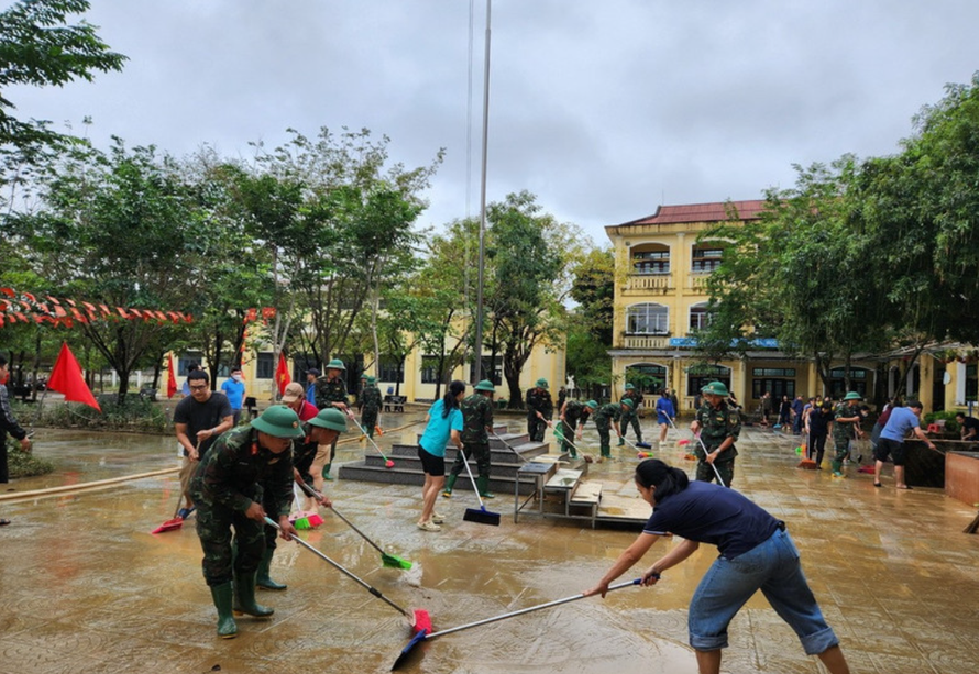 Khẩn trương khắc phục hậu quả sau mưa lũ tại các trường học