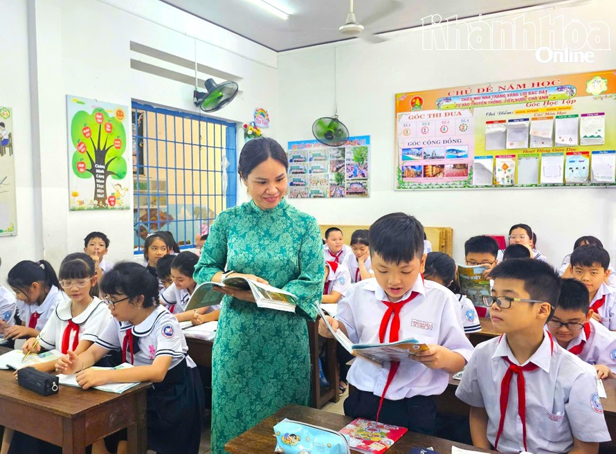 Đãi ngộ xứng đáng để giữ chân nhà giáo, phát triển giáo dục bền vững