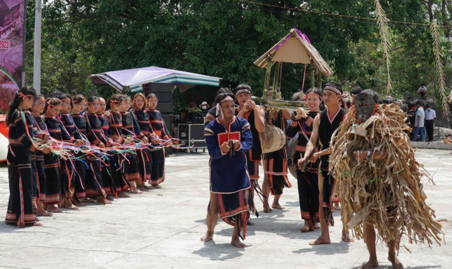 Không gian văn hóa cồng chiêng Tây Nguyên được UNESCO công nhận là Kiệt tác truyền khẩu và Di sản văn hóa phi vật thể của nhân loại năm 2005, là niềm tự hào của vùng đất Gia Lai. 