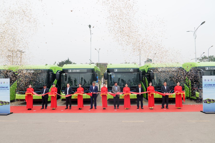 Xe buýt điện VinFast được Liên Ninh đưa vào sử dụng ngay trong tháng 12