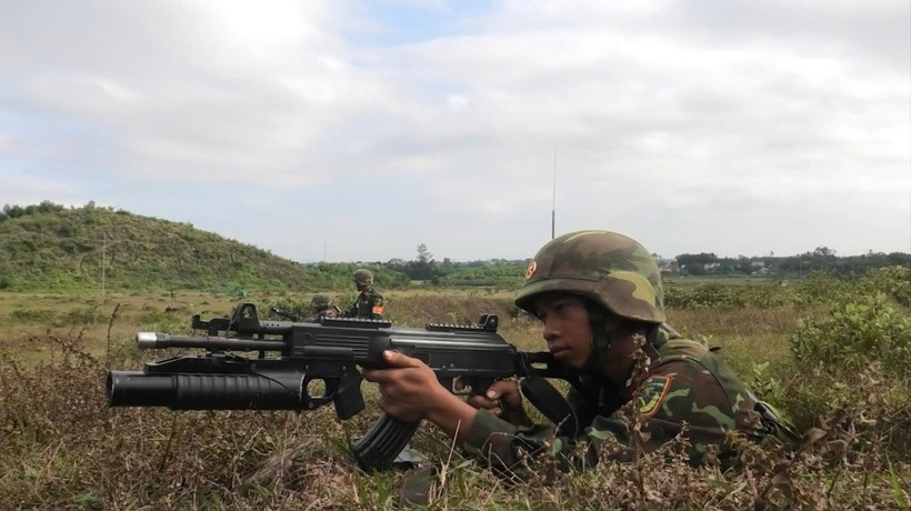 Cán bộ, chiến sĩ Sư đoàn 312 huấn luyện bắn súng bộ binh thế hệ mới, một trong những nội dung trọng tâm trong quá trình làm chủ trang bị, nâng cao sức mạnh chiến đấu.