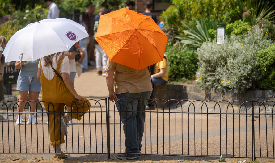 Tỷ lệ người mắc ung thư hắc tố da tăng vọt tại Anh. Ảnh: Jeff Moore/PA