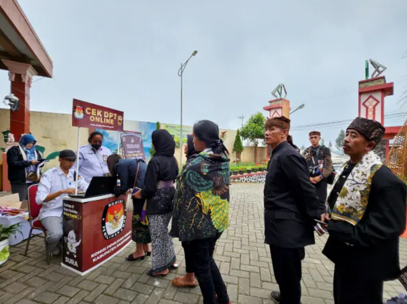 8.000 người tham gia khóa học về quyền tự do ngôn luận, AI và bầu cử. Ảnh: Shutterstock