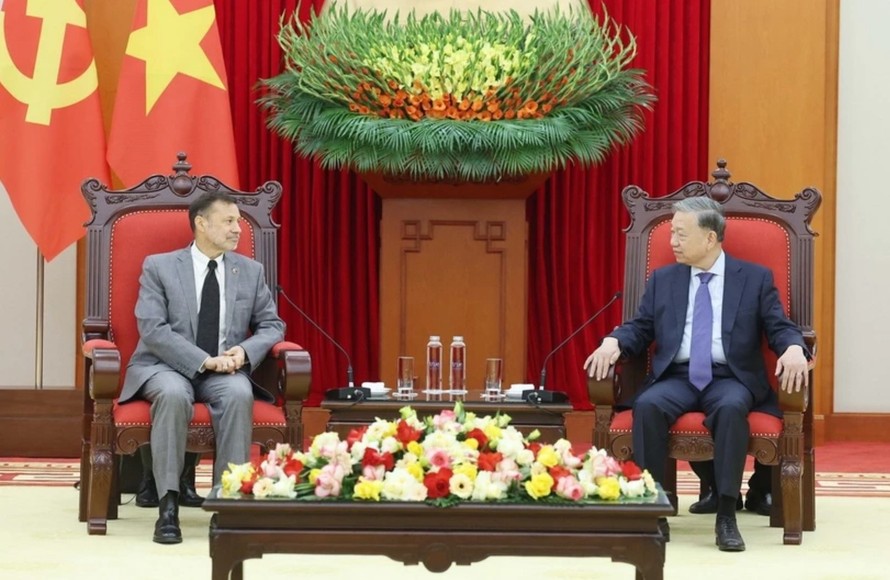 Tổng Bí thư Tô Lâm tiếp Đại sứ đặc mệnh toàn quyền Australia tại Việt Nam Andrew Goledzinowski. Ảnh: Thống Nhất/TTXVN
