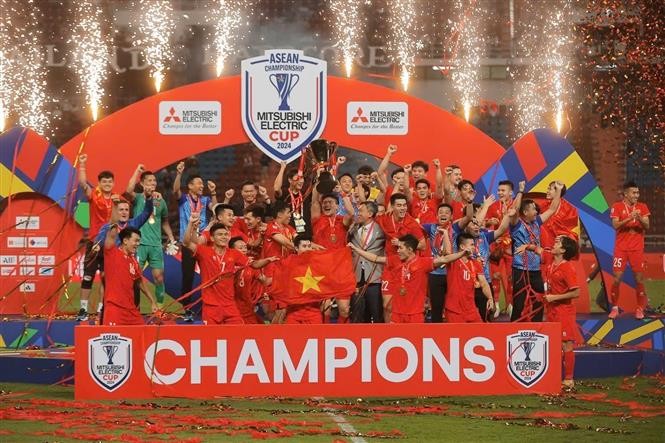 Các cầu thủ đội tuyển Việt Nam hân hoan trong niềm vui vô địch ASEAN Cup 2024. Ảnh: Minh Quyết/PV TTXVN từ Thái Lan