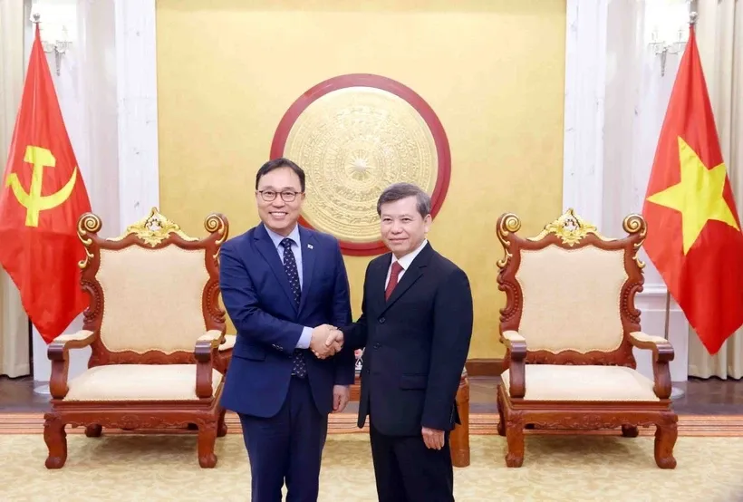 Chánh án Tòa án Nhân dân Tối cao Lê Minh Trí tiếp Đại sứ Hàn Quốc tại Việt Nam Choi Young Sam. Ảnh: Phạm Kiên/TTXVN