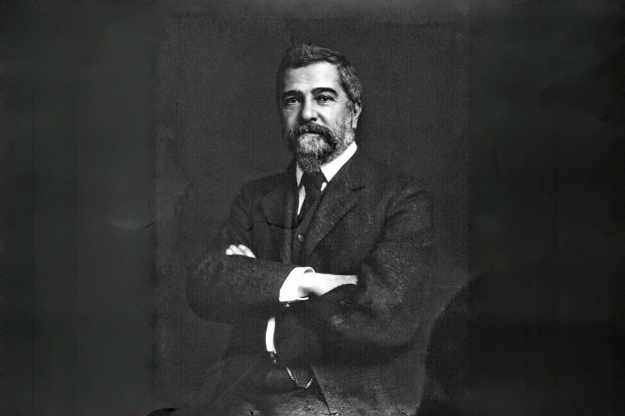 Nghệ sĩ, nhà thiết kế Louis Comfort Tiffany. Ảnh: Sotheby's