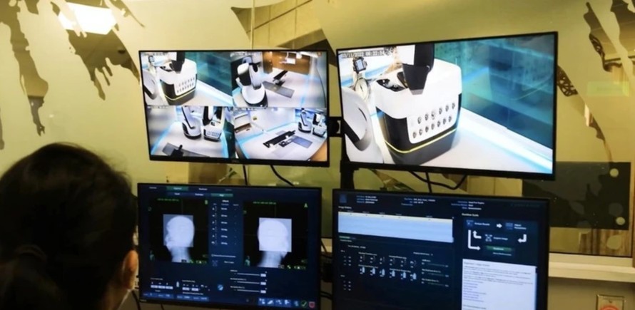 Phòng điều khiển hệ thống robot xạ phẫu CyberKnife S7.