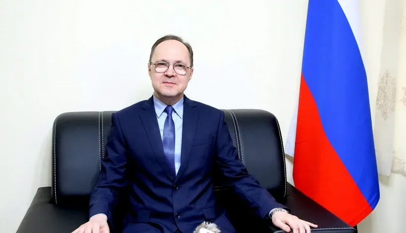 Đại sứ Liên bang Nga tại Việt Nam G.S.Bezdetko trả lời phỏng vấn báo chí. Ảnh: Việt Đức