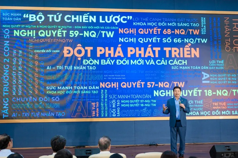 Ông Trương Gia Bình khẳng định nhân lực là nòng cốt cho sự phát triển quốc gia trong kỷ nguyên vươn mình. Ảnh: Minh Sơn