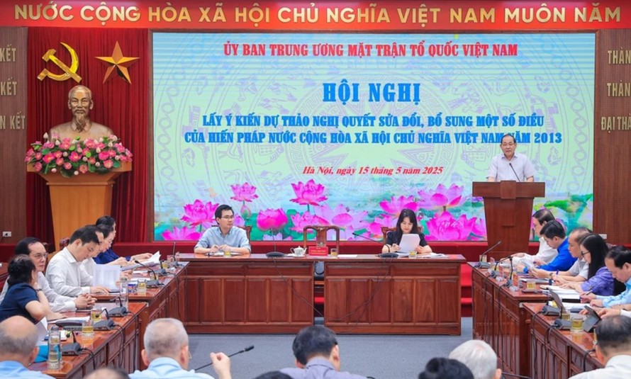 Quang cảnh Hội nghị lấy ý kiến dự thảo Nghị quyết sửa đổi, bổ sung một số điều của Hiến pháp nước Cộng hòa xã hội chủ nghĩa Việt Nam năm 2013. Ảnh: Hoài Nam
