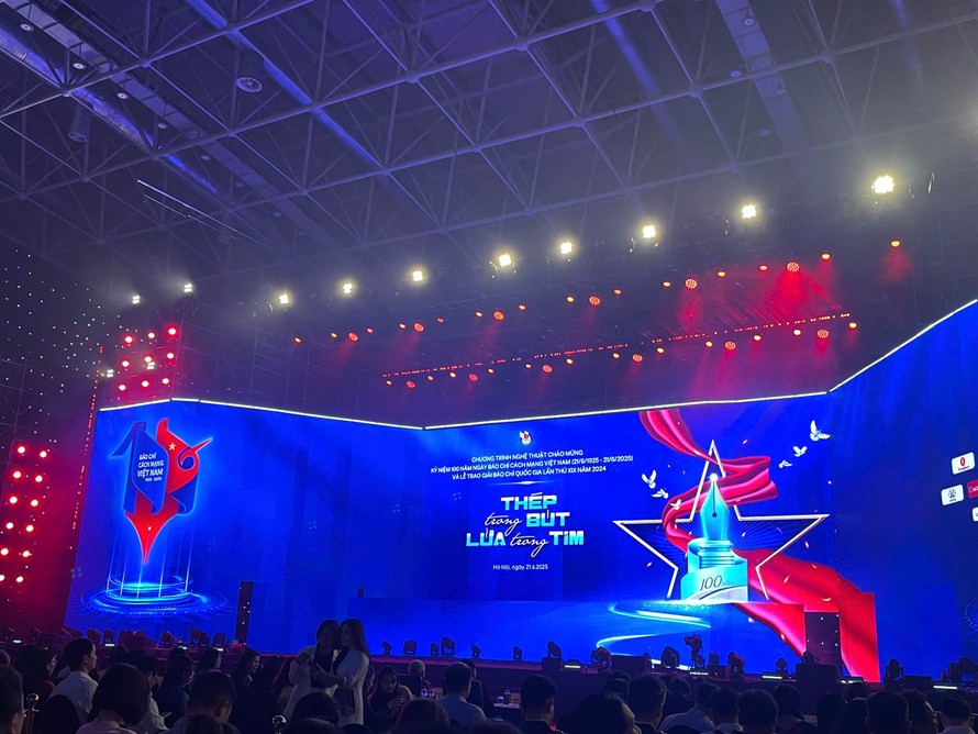 Lễ trao Giải Báo chí Quốc gia lần thứ XIX - năm 2024 với chủ đề “Thép trong bút, lửa trong tim”.