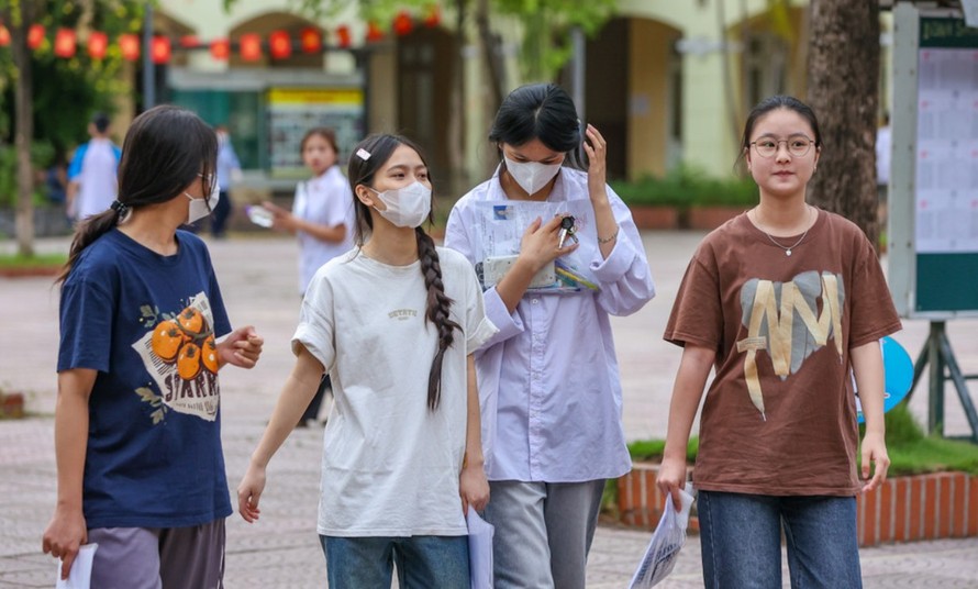 Sáng 27/6, thí sinh chương trình giáo dục 2018 bước vào buổi thi cuối cùng Kỳ thi Tốt nghiệp THPT 