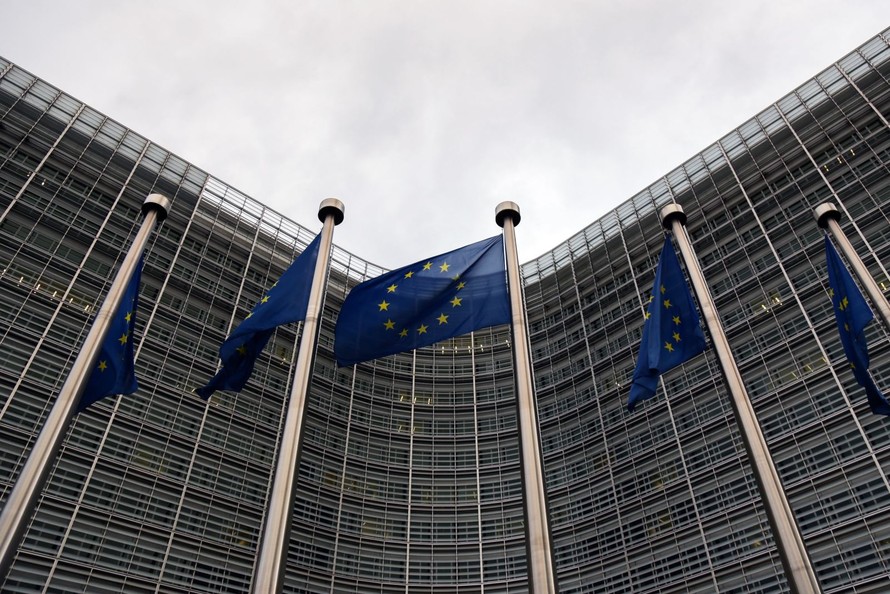 EU loay hoay tìm lối thoát trước hạn chót thuế quan của Mỹ
