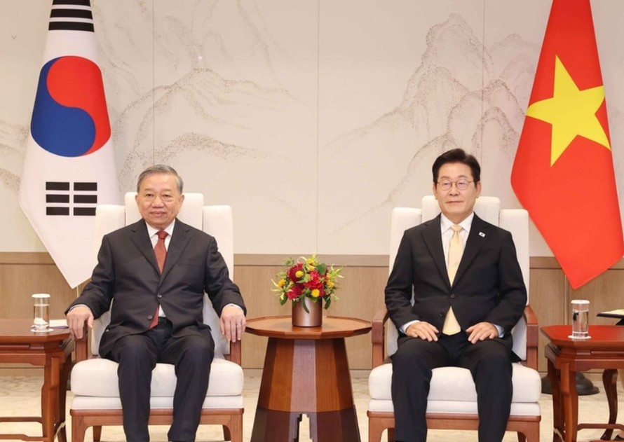 Tổng Bí thư Tô Lâm hội đàm hẹp với Tổng thống Hàn Quốc Lee Jae Myung. Ảnh: Thống Nhất