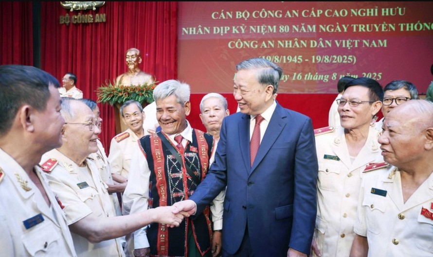 Tổng Bí thư Tô Lâm gặp mặt cán bộ Công an cấp cao nghỉ hưu. Ảnh: Thống Nhất