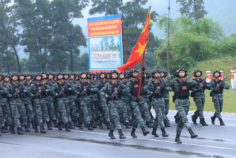 Khối cảnh sát đặc nhiệm tổng hợp luyện. Ảnh: Tuấn Anh