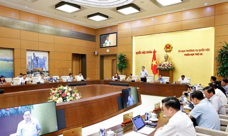 Chủ tịch Quốc hội Trần Thanh Mẫn phát biểu bế mạc Phiên họp thứ 48 của Ủy ban Thường vụ Quốc hội. Ảnh: Doãn Tấn