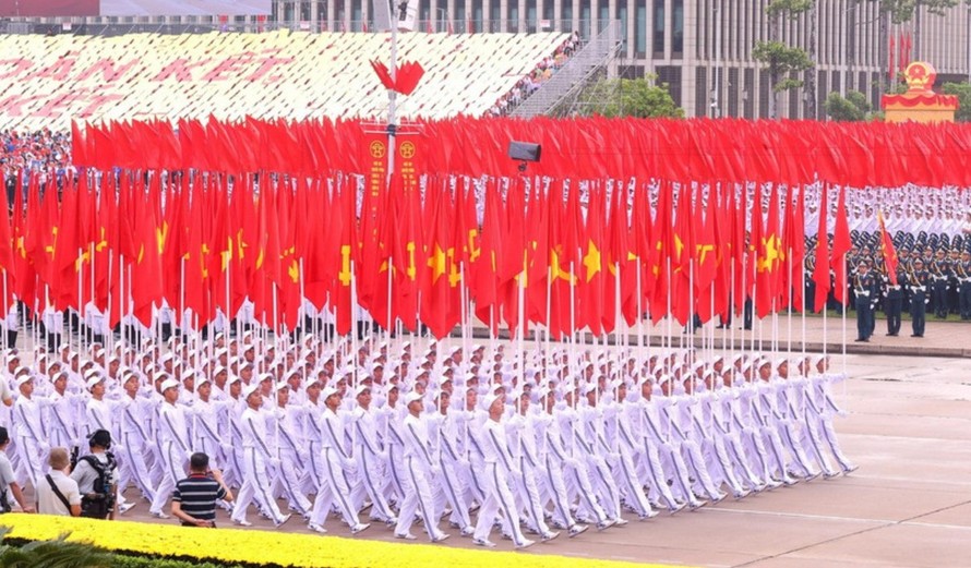 Khối cờ Đảng, cờ Tổ quốc. Ảnh: Văn Điệp