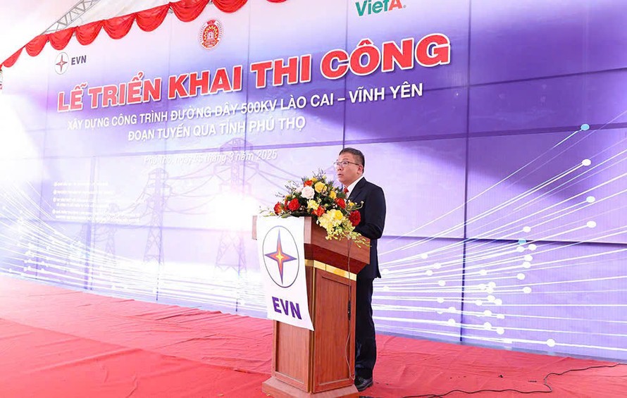 PTGĐ EVN phát biểu tại lễ thi công