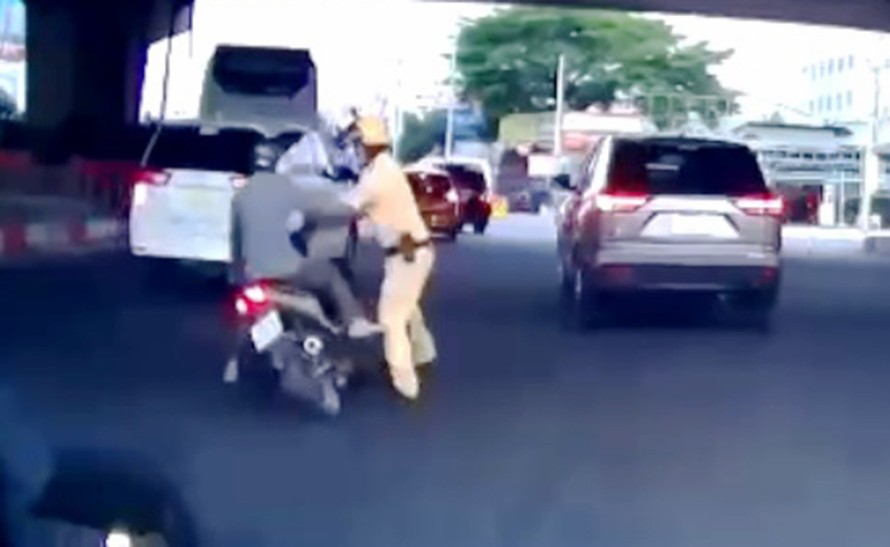 Ảnh cắt từ clip. 