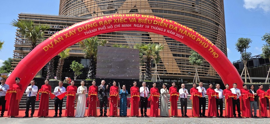 Khánh thành Rạp Xiếc và Biểu diễn Đa năng Phú Thọ - Ảnh: Minh Khang