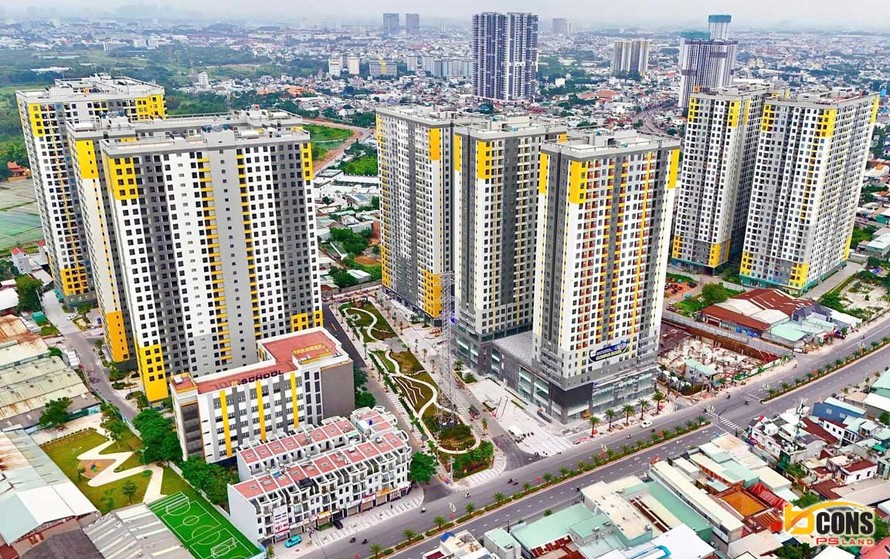 Trung tâm thương mại Bcons City Mall tọa lạc tại khối đế tháp Bcons City.