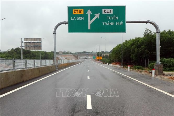 Đẩy nhanh nâng cấp các tuyến cao tốc đầu tư phân kỳ. Ảnh: Đỗ Trưởng/TTXVN.