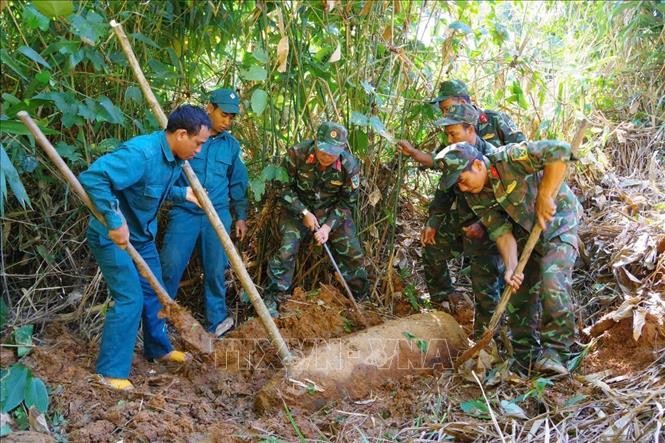 Thu gom, xử lý thành công hai quả bom còn sót lại sau chiến tranh