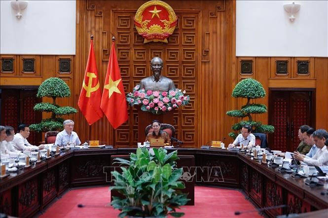 Thủ tướng Phạm Minh Chính chủ trì cuộc họp về Trung tâm tài chính quốc tế tại Việt Nam. Ảnh: Dương Giang/TTXVN.