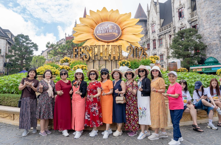 Người dân Đà Nẵng, Quảng Nam (nay là Đà Nẵng) ghé thăm Bà Nà sẽ được hưởng chính sách giá vé cáp treo và combo vé cáp treo & buffet trưa ưu đãi.