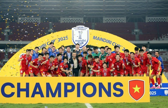 U23 Việt Nam lập kỷ lục 3 lần liên tiếp đoạt ngôi vương Đông Nam Á