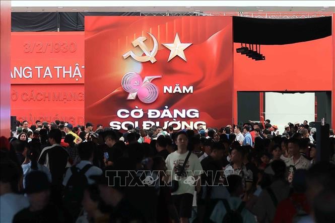 Triển lãm “80 năm Độc lập – Tự do – Hạnh phúc” thu hút hàng nghìn người dân đến tham quan, tìm hiểu.