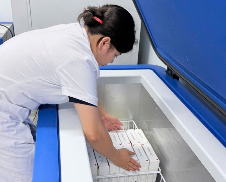 WHO hỗ trợ 9.000 liều vaccine phòng dại cho hai tỉnh có nguy cơ cao tại Việt Nam. Ảnh: WHO.