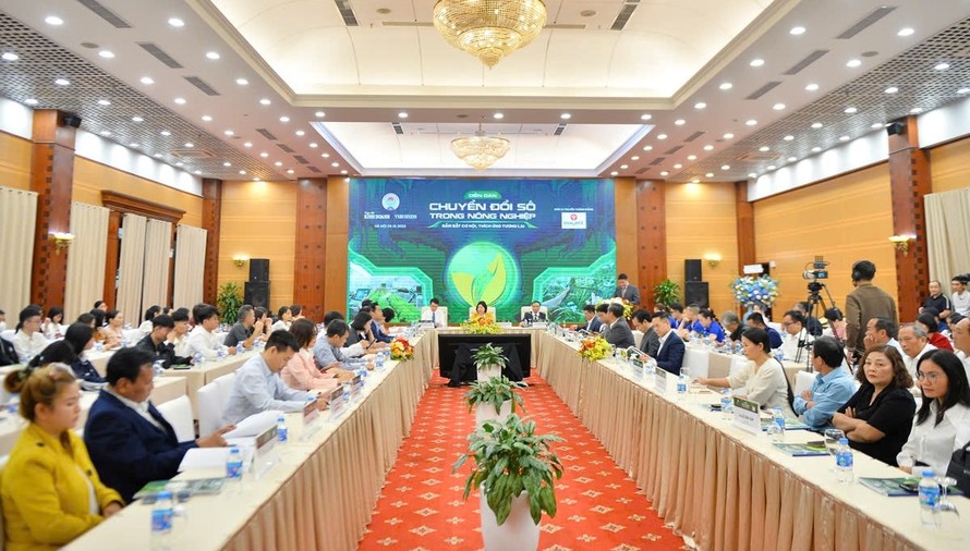 Toàn cảnh diễn đàn.