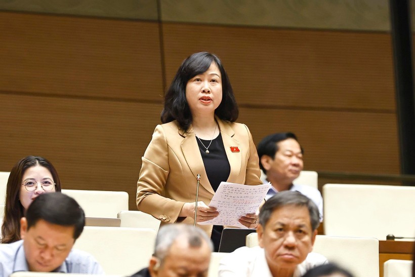 Bộ trưởng Bộ Y tế Đào Hồng Lan phát biểu tại hội trường. Ảnh: Doãn Tấn/TTXVN.