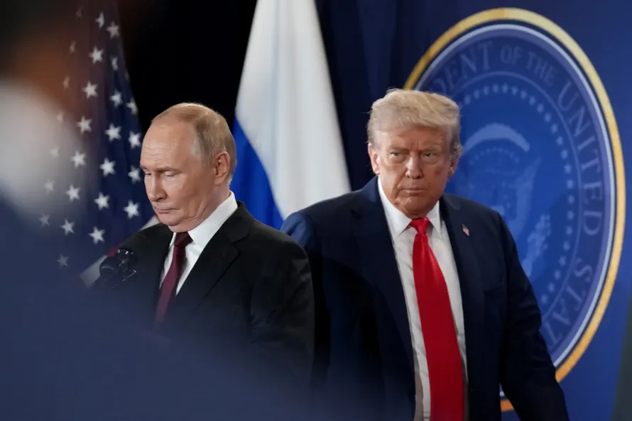 Tổng thống Nga Vladimir Putin và Tổng thống Mỹ Donald Trump. Ảnh: Bloomberg. 