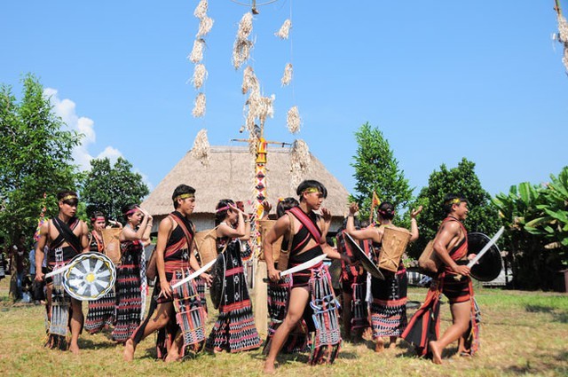 Du khách sẽ được trải nghiệm văn hóa Cơ Tu tại không gian làng dân tộc Cơ Tu. Ảnh minh họa.