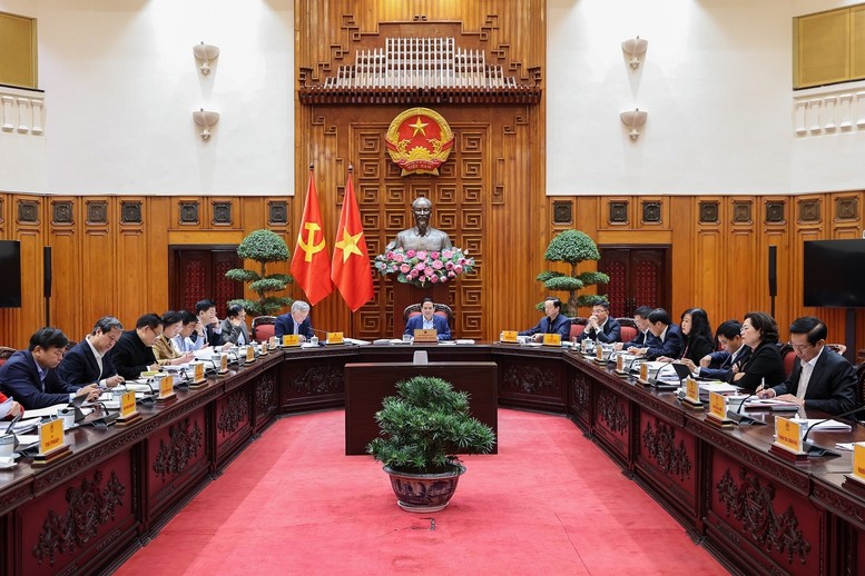 Thủ tướng Phạm Minh Chính chủ trì cuộc họp của Thường trực Chính phủ ngày 5/12. Ảnh: VGP/Nhật Bắc.