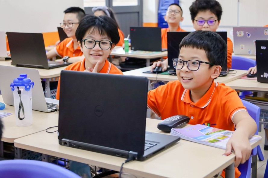 Giảng dạy tin học tại trường học tại Hà Nội. Ảnh minh họa: TTXVN.